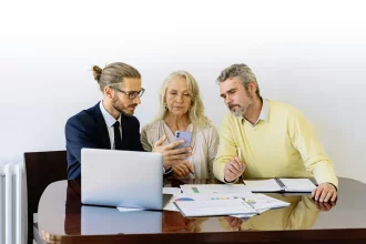 An image of a people looking at the cellphone.