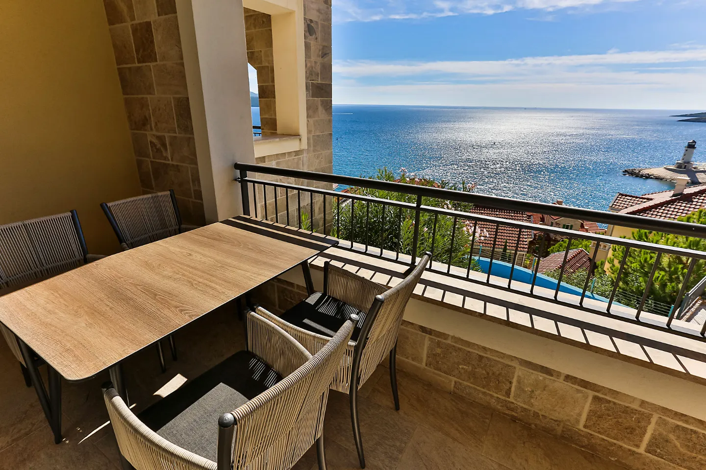 Luštica Bay// Marina Village - Useljiv stan sa pogledom na more