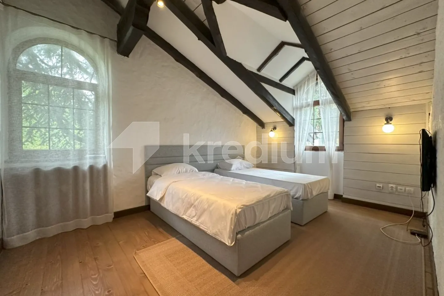 thumbnail_682c7f3aecd17.webp
