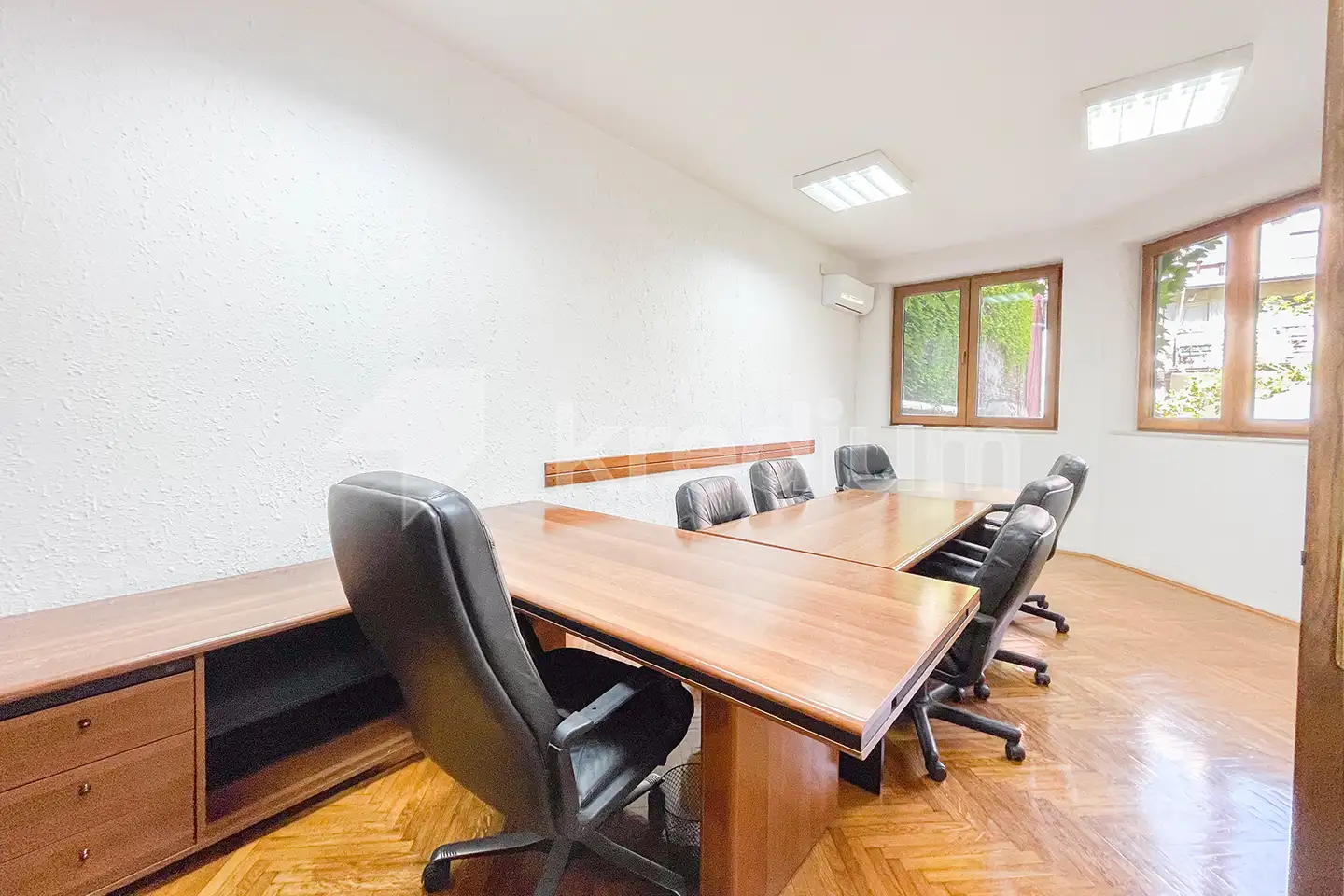 Rige od Fere - 01 - Poslovni prostor