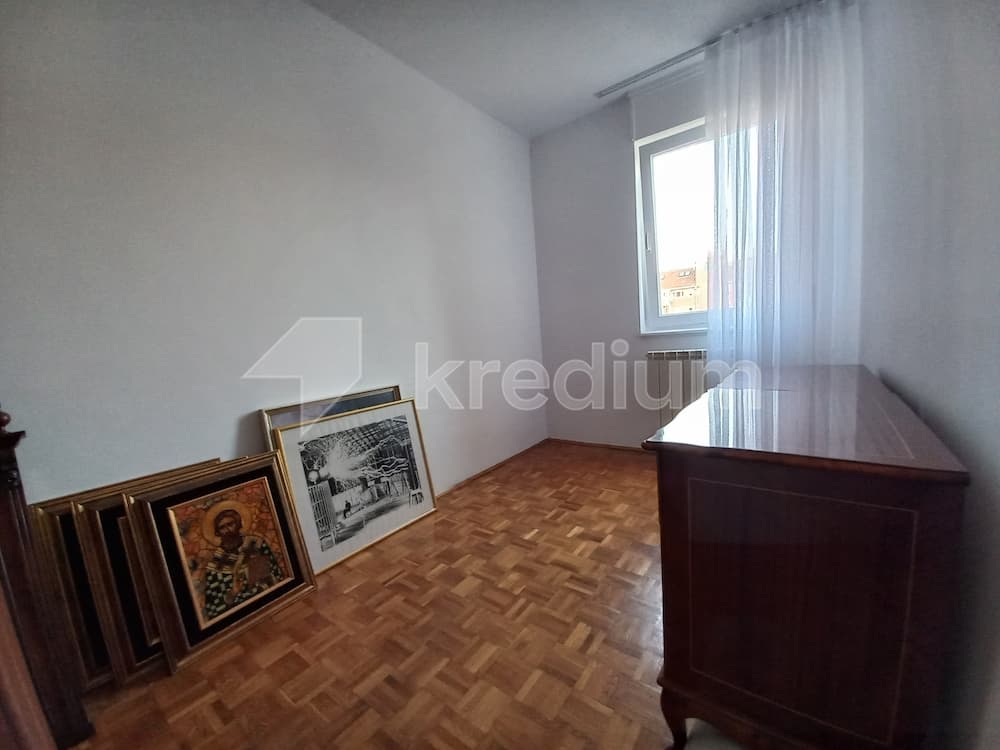Vespučijeva - 01 - Novi Beograd