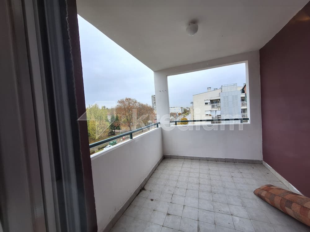Nehruova - 01 - Novi Beograd